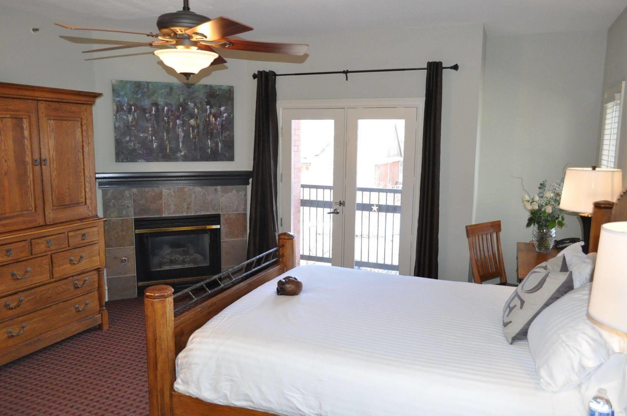 The Bradley Boulder Inn מראה חיצוני תמונה